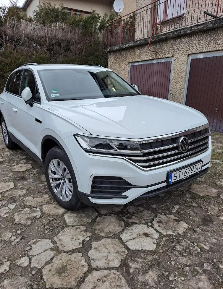 volkswagen touareg biała Volkswagen Touareg cena 180000 przebieg: 120000, rok produkcji 2022 z Biała